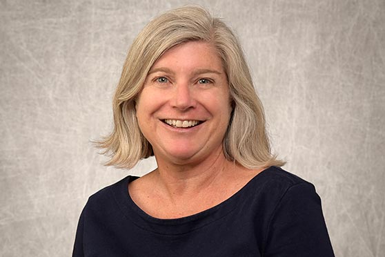 A headshot of an alumnae.